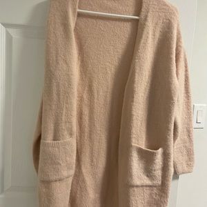 Baby pink sweater 🌸🌸